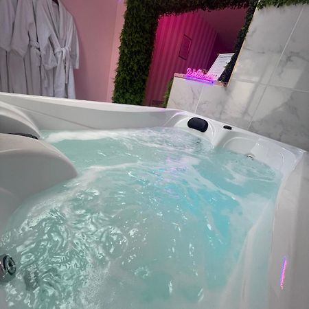 Maison Spacieuse Jacuzzi Wifi Netflix Quievrechain Exterior photo